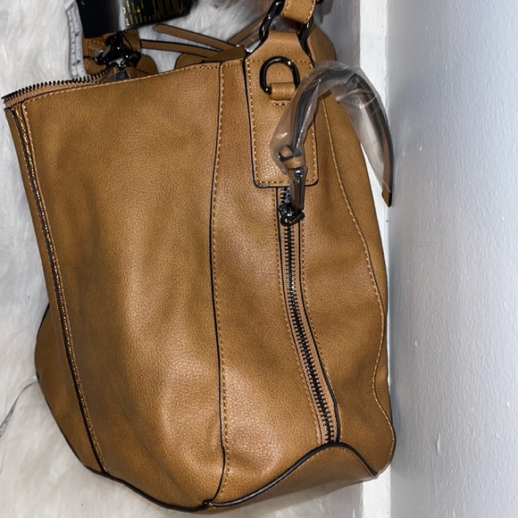 Nwt Realer cross body bag - Picture 12 of 12